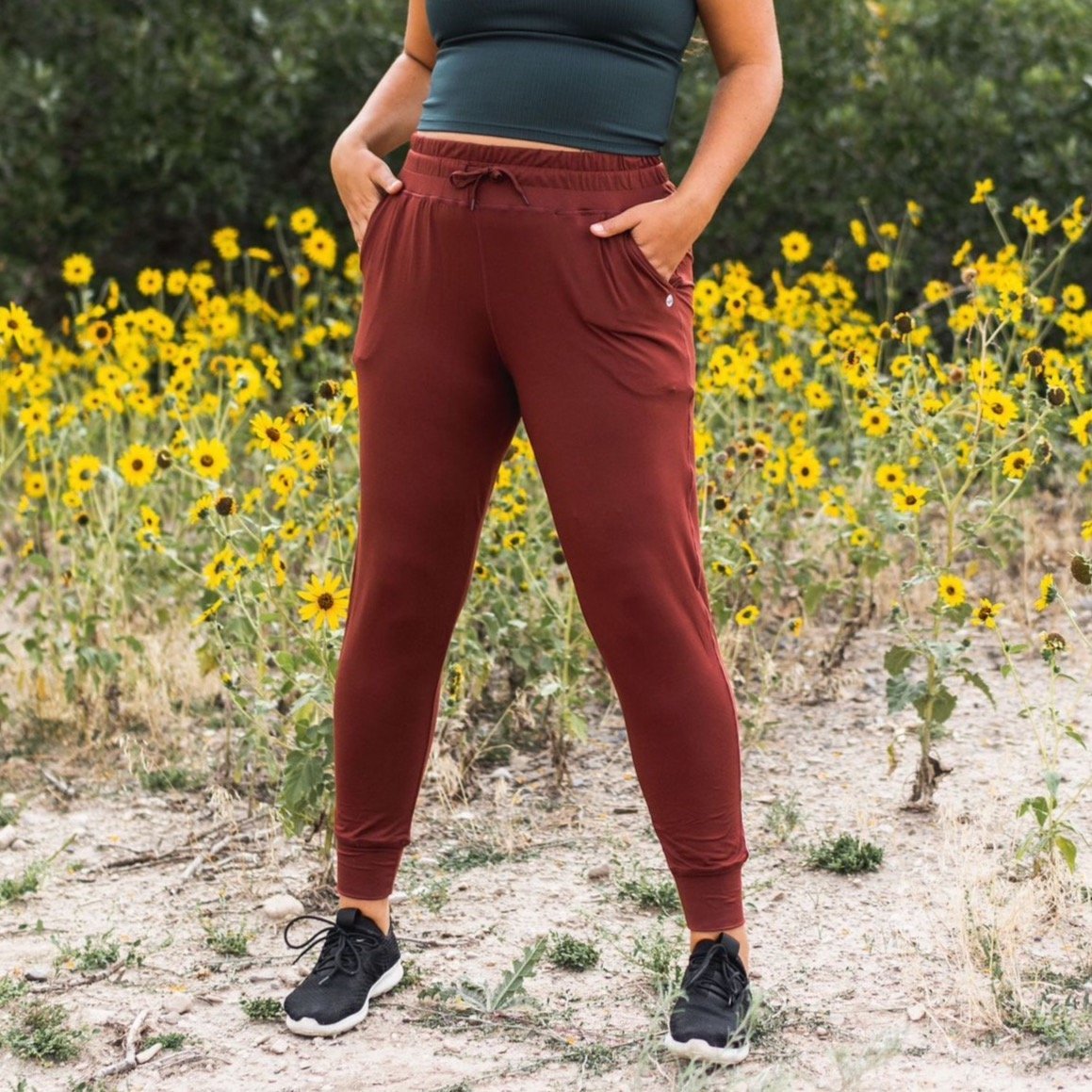 Senita Athletics - Weekend Joggers (Bronze)