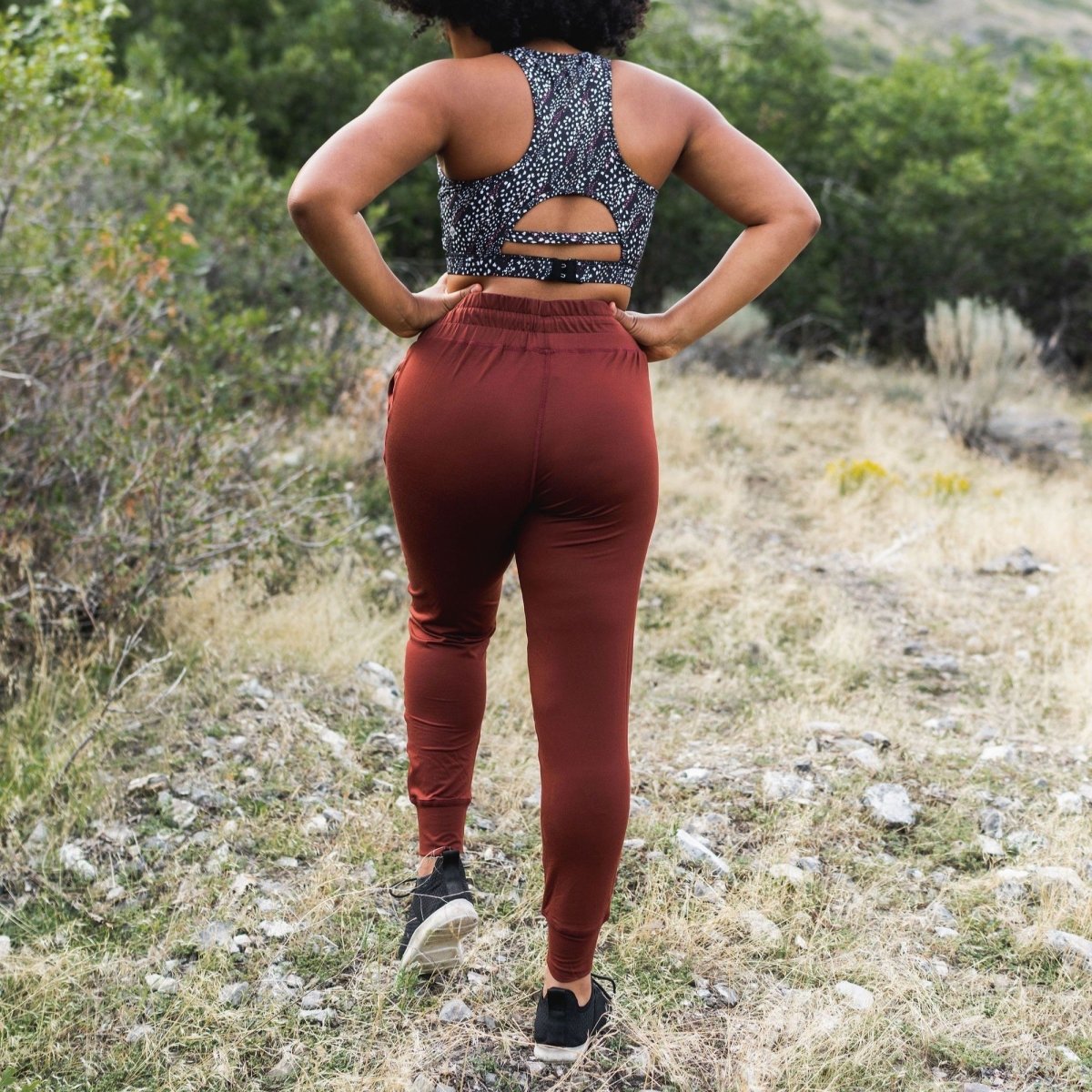 Senita Athletics - Weekend Joggers (Bronze)